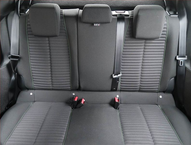 Peugeot 2008 (2024) 1.2 PureTech, ČR,1.maj - fotka 10 z 13