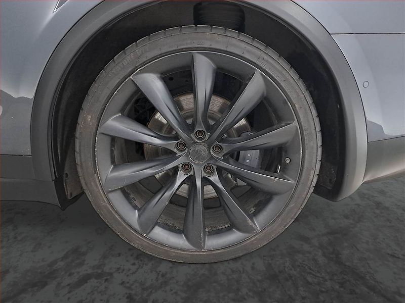 Tesla Model X (2017) 100D, SoH 86% - fotka 15 z 22