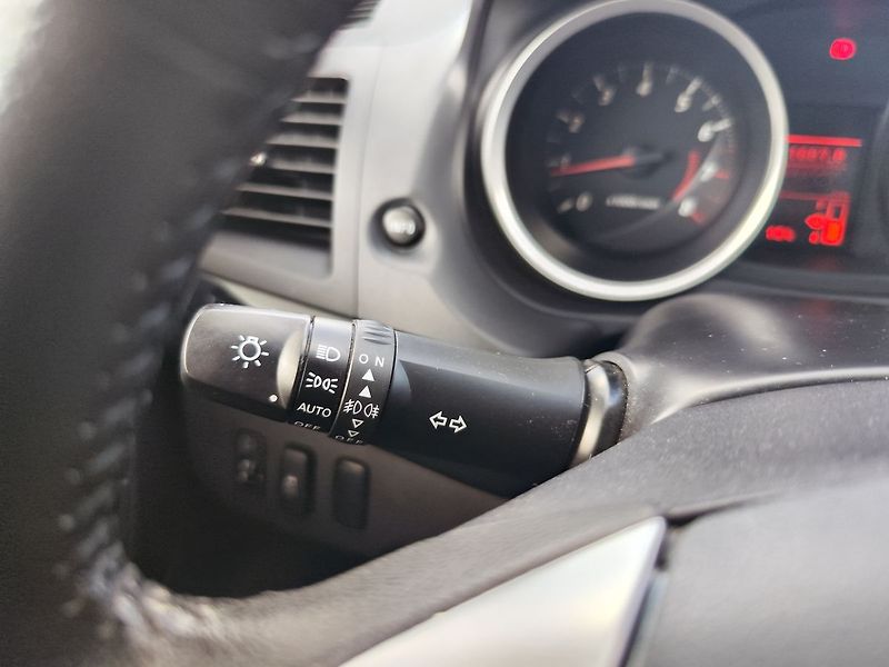 Mitsubishi Lancer 1.6 Mivec/86kW ČR 1.Majitel - fotka 21 z 27
