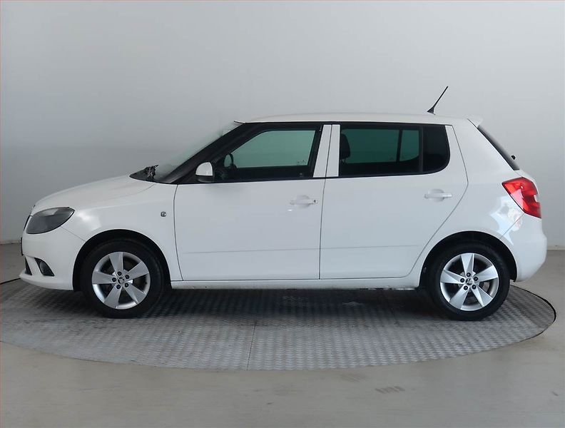 Škoda Fabia (2014) Ambition 1.2 TSI, Tempomat - fotka 3 z 17