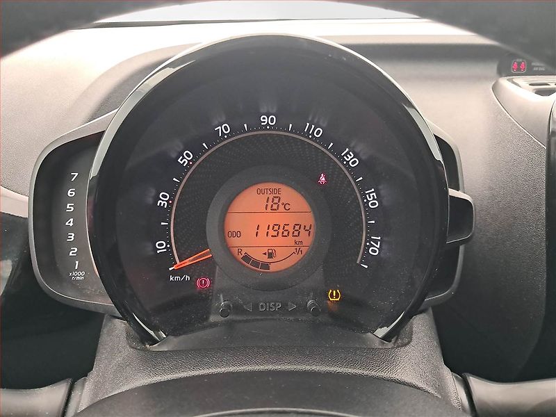 Toyota Aygo (2019) 1.0 VVT-i, Tempomat - fotka 11 z 18
