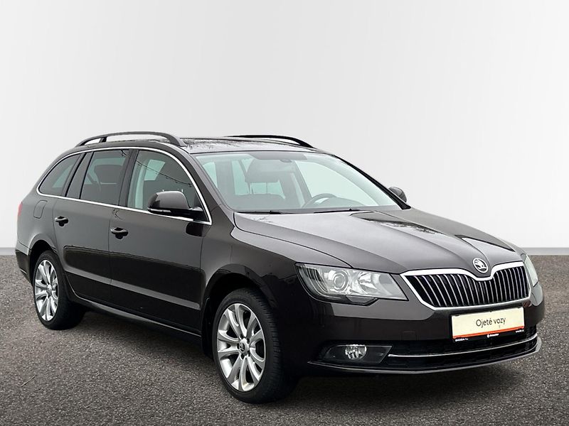 Škoda Superb AMBITION DSG - fotka 14 z 25