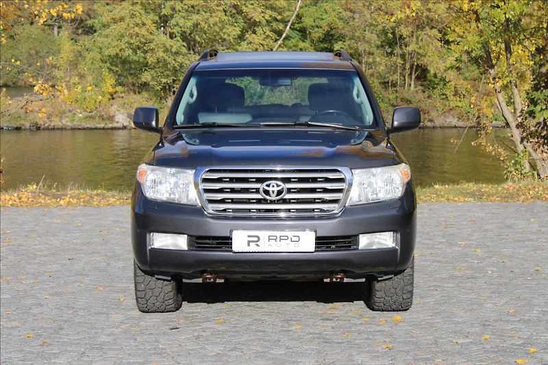 Toyota Land Cruiser 200 4.5 D-4D V8 / CZ - fotka 3 z 38