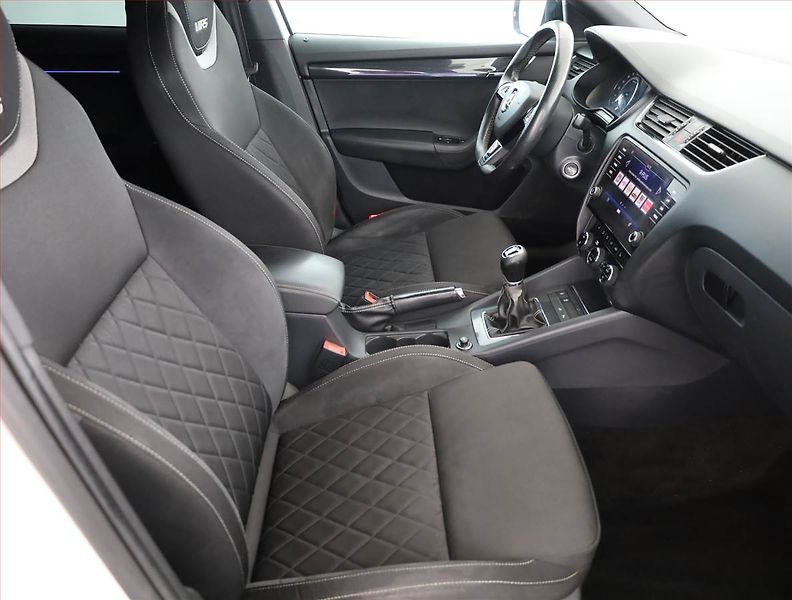 Škoda Octavia (2018) RS 2.0 TDI, Navi, Tempomat - fotka 7 z 21