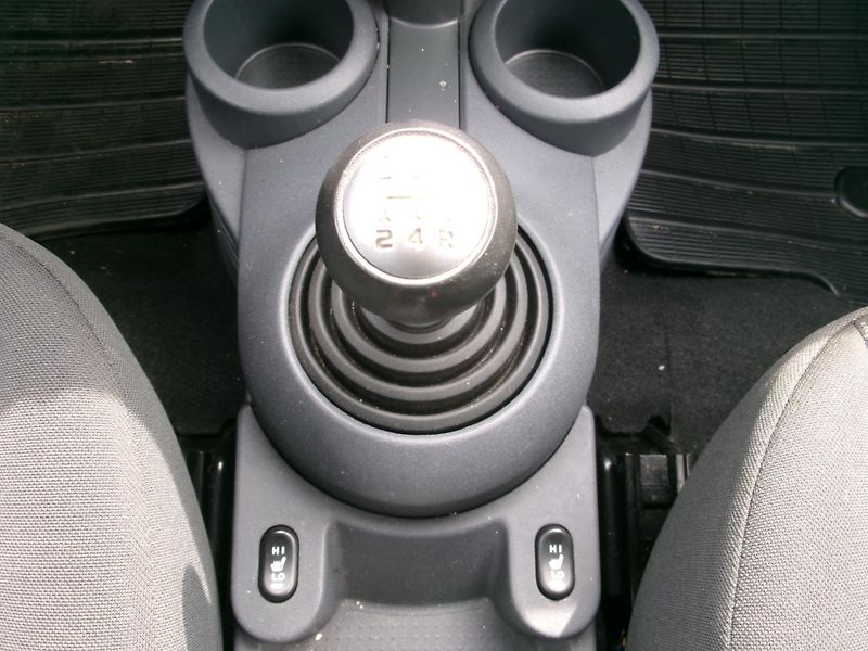 Mitsubishi Colt (2012) 1,3i - ZADÁNO  - fotka 16 z 25