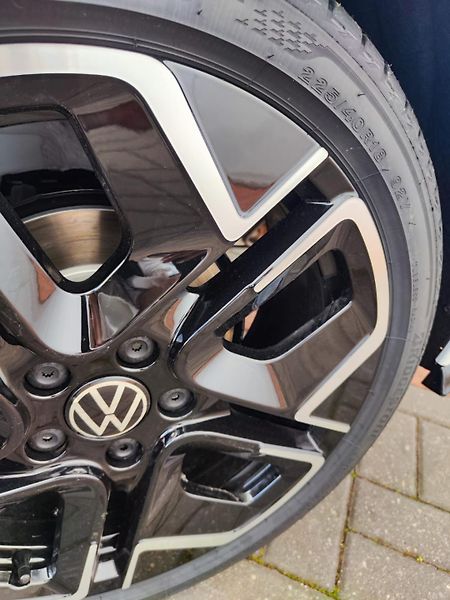 Volkswagen Golf (2025) R-Line People 1,5 eTSI 7DSG mH - fotka 14 z 26