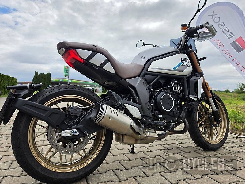 CFMOTO 700 CL-X Heritage (2022) - fotka 6 z 16