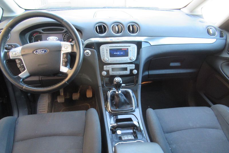Ford Galaxy 2.2 TDCi AUT. KLIMA TAŽNÉ - fotka 9 z 19