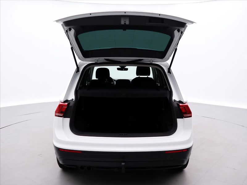 Volkswagen Tiguan 2,0 TDI Comfortline ACC Serv.k - fotka 9 z 29