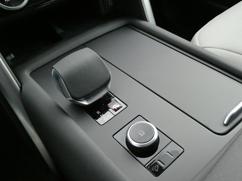 Land Rover Discovery 5 3,0 Gemini D350 - fotka 36 z 45