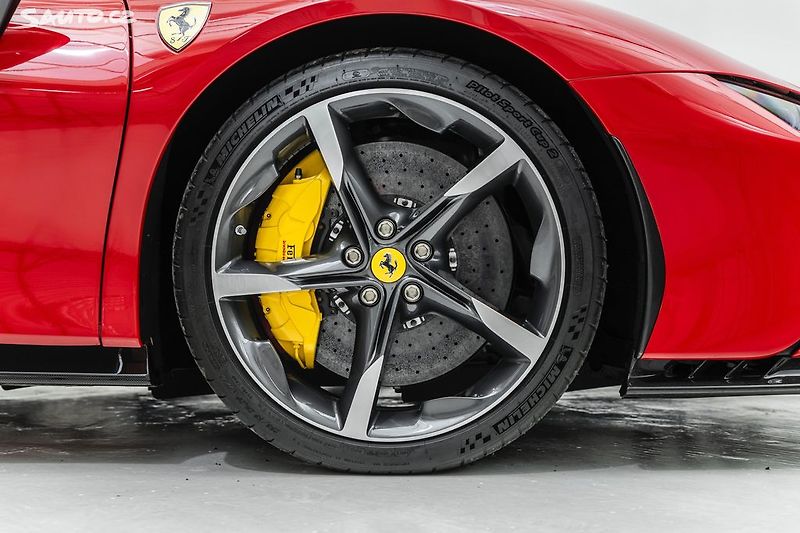 Ferrari SF90 Spider*FULL carbon*metalíza - fotka 12 z 47