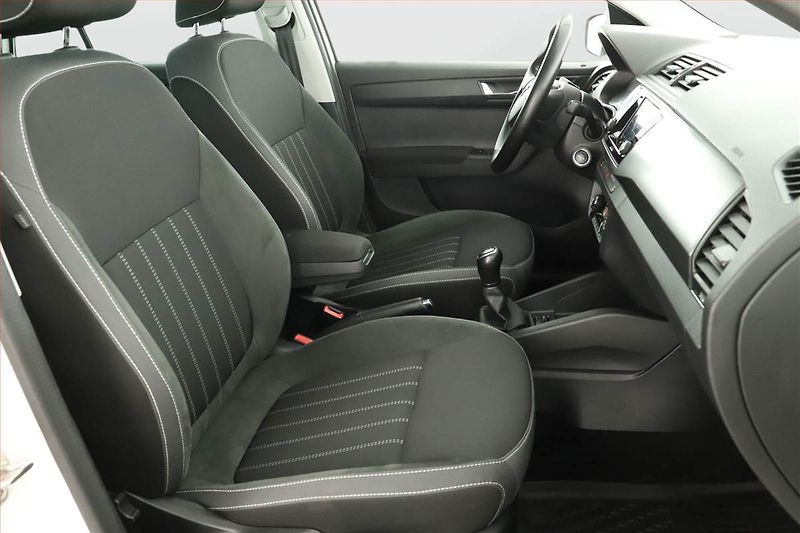 Škoda Fabia (2021) Style 1.0 TSI, ČR,1.maj - fotka 7 z 14