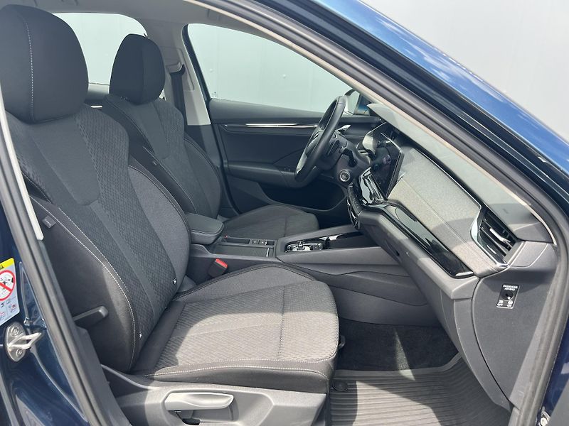 Škoda Octavia (2022) 1,5 TSi110kWSTYLEDSG REZERVACE - fotka 33 z 34