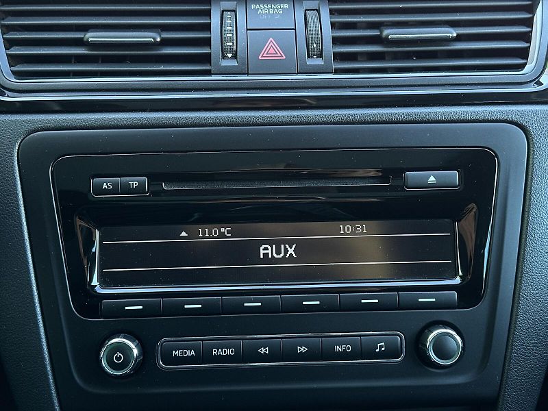 Škoda Rapid 1.4TSi DSG Spaceback USB Bi-Xe - fotka 20 z 32