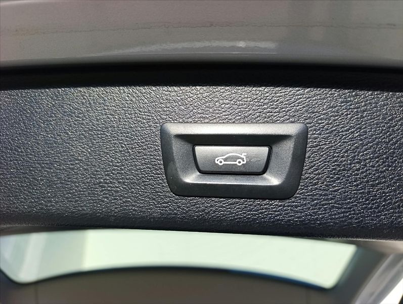 BMW X3 2,0 d X-Drive Aut.,Navi,Bi-xen - fotka 35 z 36