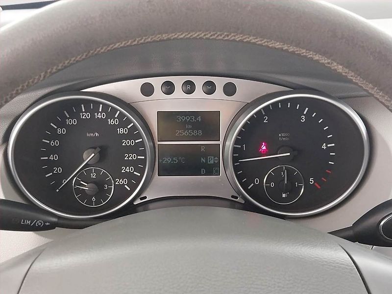 Mercedes-Benz Třídy R (2007) R 320 CDI , 4X4, Automat - fotka 11 z 21