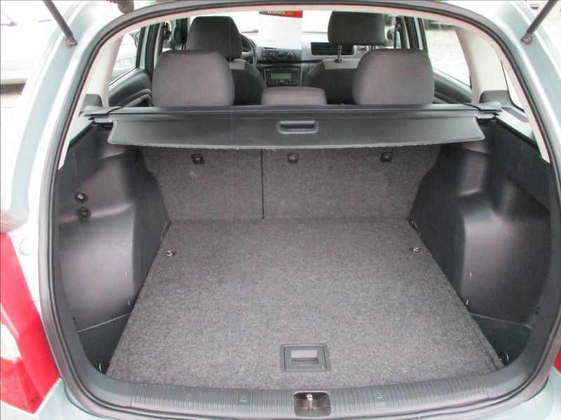 Škoda Fabia 1,4 i 16V, klima, ABS, ESP, - fotka 13 z 32