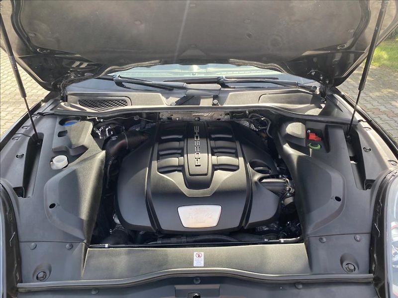 Porsche Cayenne 3,0 D  PLATINUM EDITION SPORT - fotka 43 z 44