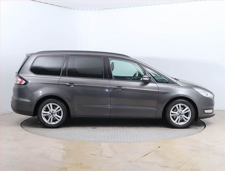 Ford Galaxy (2018) 2.0 TDCi, 7 míst, Navi - fotka 6 z 16