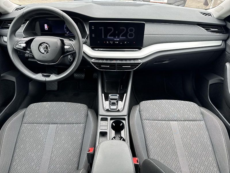 Škoda Octavia (2023) Combi 1.5 TSI M-HEV DSG Style - fotka 5 z 32