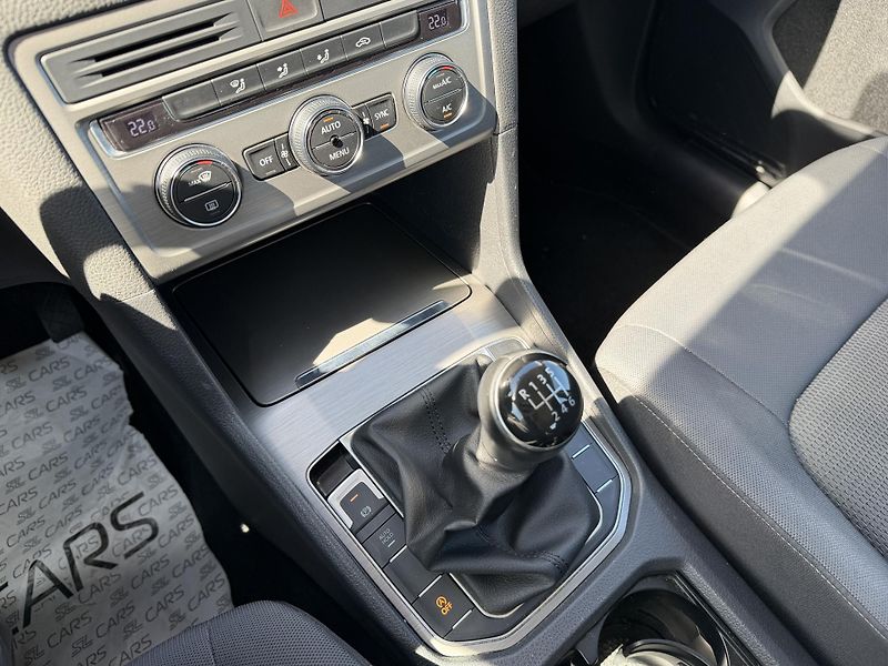 Volkswagen Golf Sportsvan 1.2 TSI KLIMA SERVISKA 2X KOLA - fotka 21 z 44