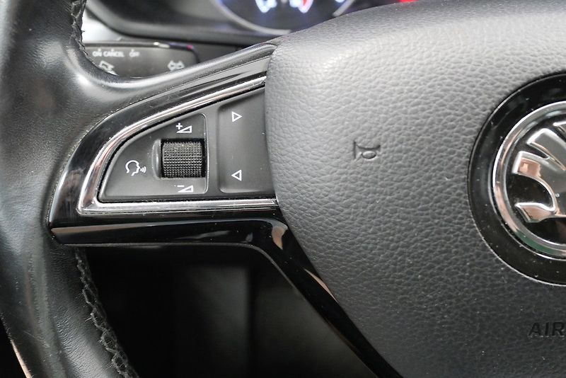Škoda Superb - fotka 15 z 24