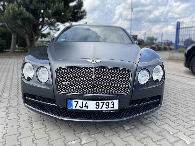 Bentley Flying Spur (2016) 6.0 625 PS  W12 - fotka 10 z 81