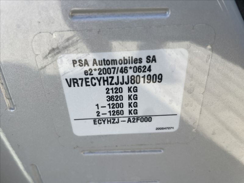 Citroën Berlingo 1,5 BlueHDi 96kw XTR Tažné Kli - fotka 27 z 35