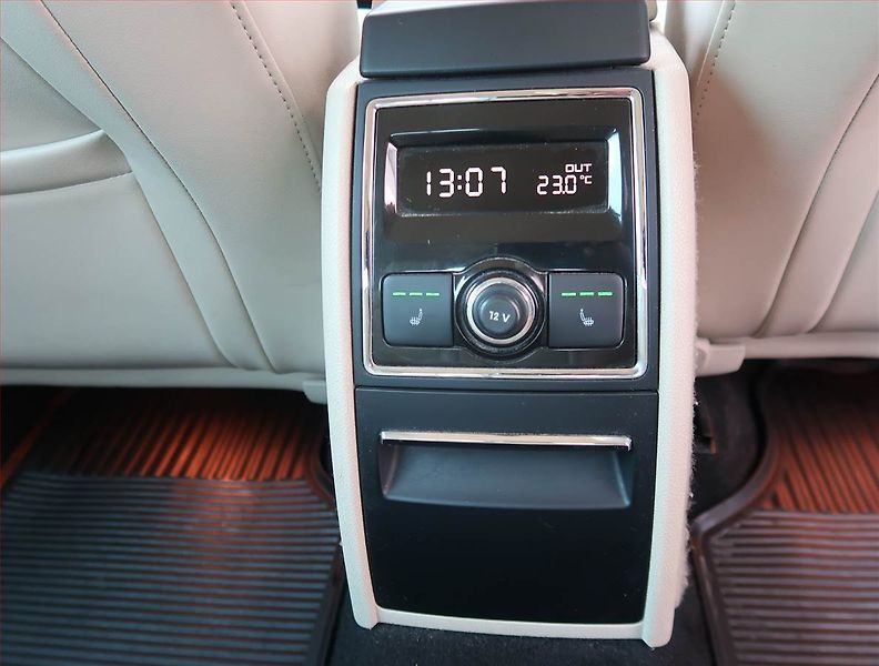 Škoda Superb (2012) 2.0 TDI, Automat, Navi, Xenony - fotka 22 z 22