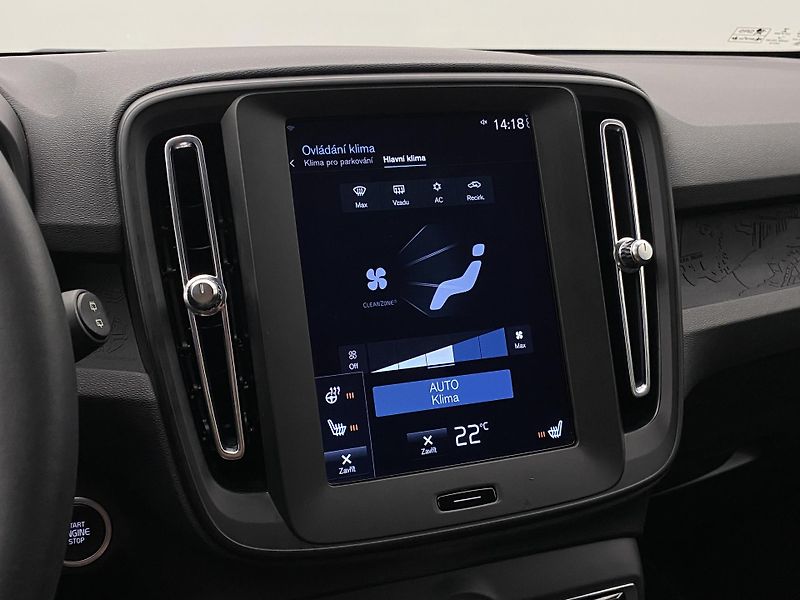 Volvo XC40 T2 ESSENTIAL  - fotka 35 z 37
