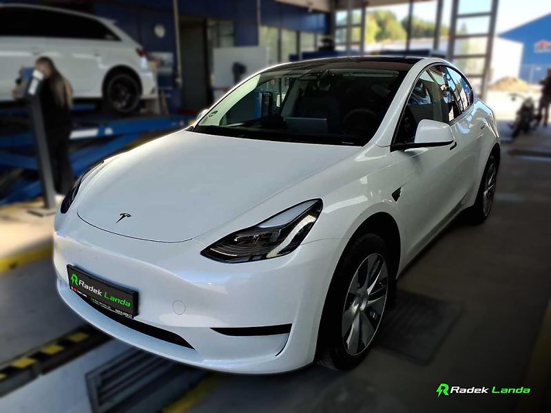 Tesla Model Y (2023) RWD | LFP - fotka 3 z 7