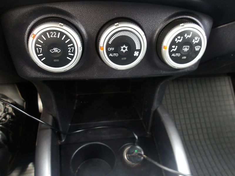 Mitsubishi Outlander 2,3i LPG+BENZIN  AUTOMAT !!! - fotka 26 z 31