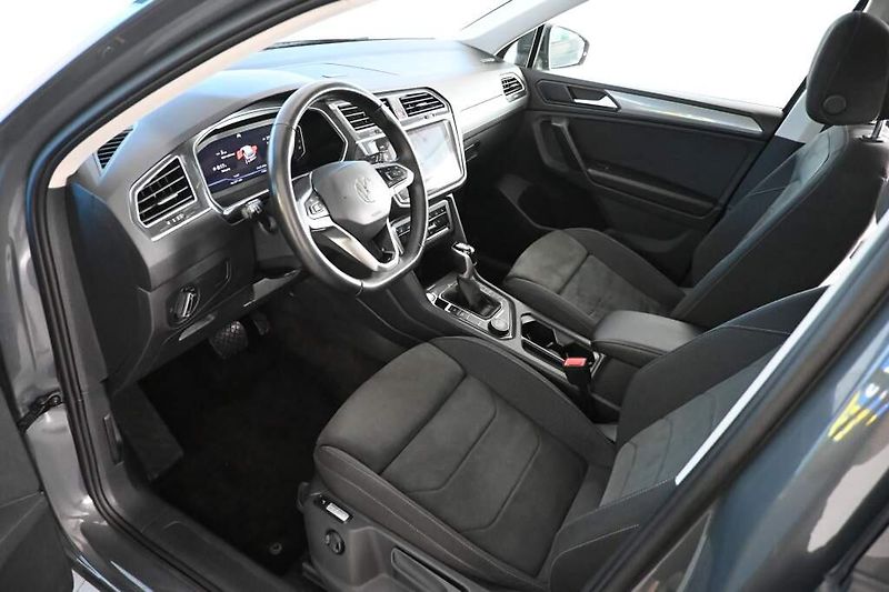 Volkswagen Tiguan (2023) 2.0 4MOTION LED DSG Life ACC T - fotka 11 z 37