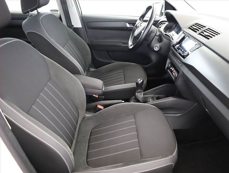 Škoda Fabia (2021) Style 1.0 TSI, Tempomat - fotka 7 z 19