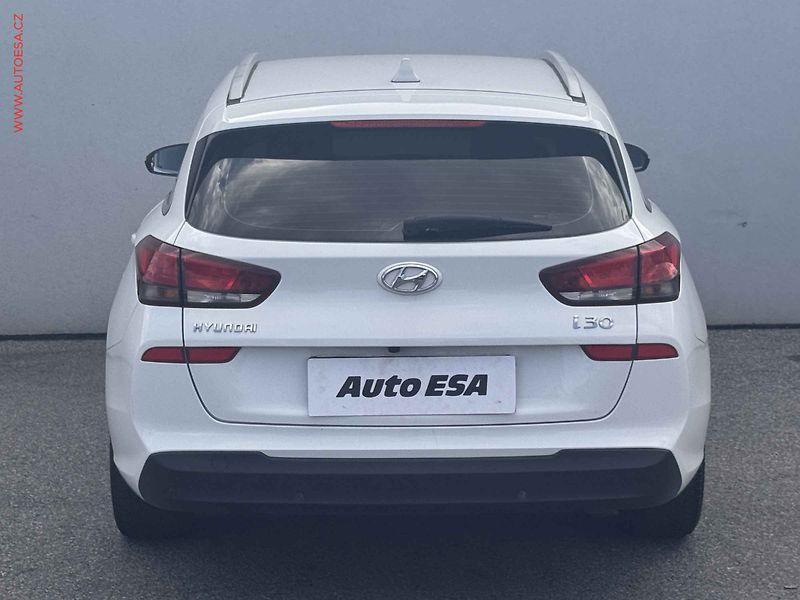 Hyundai i30 (2019) 1.6CRDi, ČR, servis.kniha - fotka 5 z 16