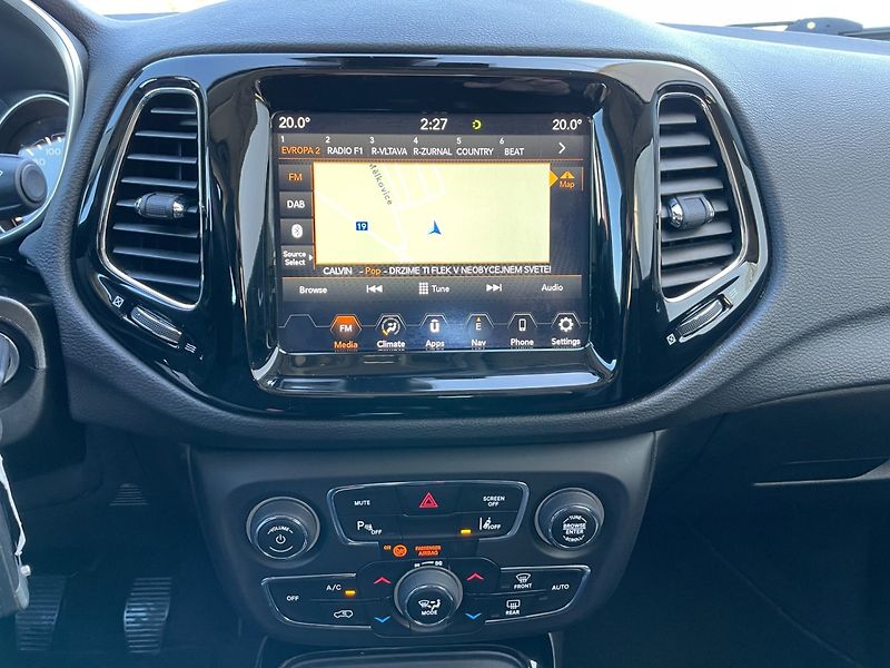 Jeep Compass (2020) 1.6MJD 88kW Downtown - fotka 15 z 31