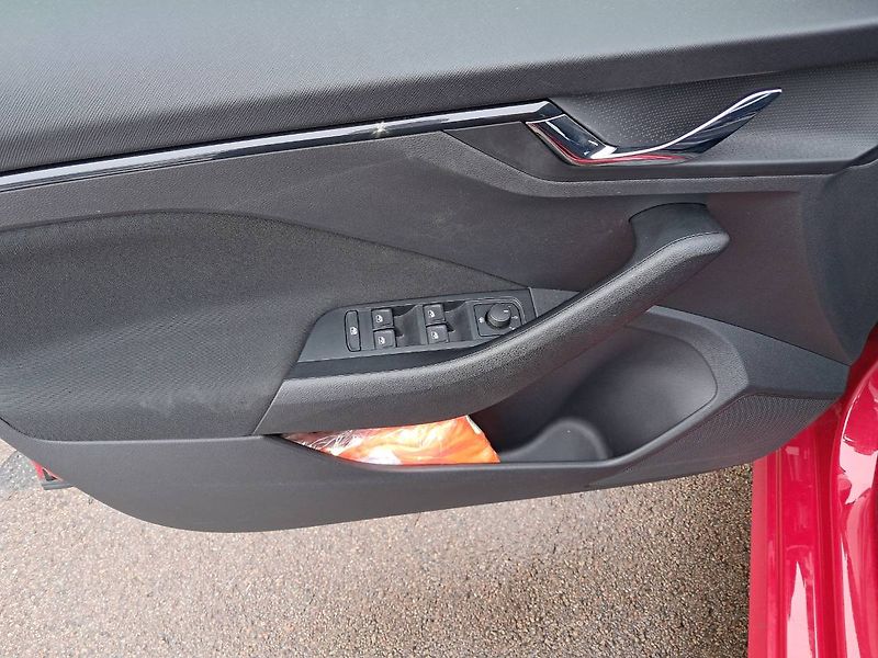 Škoda Kamiq (2024) Selection 1.0 TSI / 85 kW  M6 - fotka 14 z 26