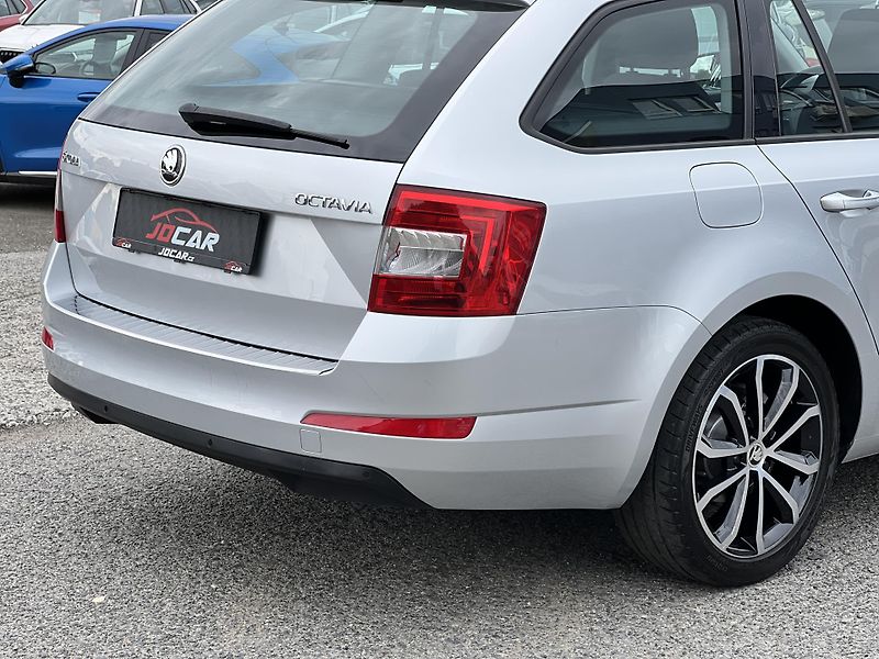 Škoda Octavia 1.6TDi 81kw KLIMA TEMPOMAT ALU - fotka 42 z 42