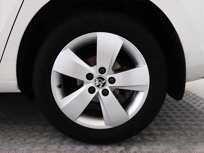 Škoda Rapid (2018) Spaceback 1.0 TSI, Tempomat - fotka 14 z 15