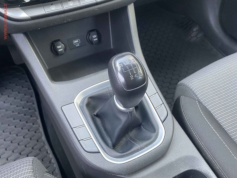 Hyundai i30 (2021) 1.6 CRDi, 1.maj,ČR - fotka 16 z 16