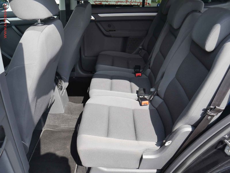 Volkswagen Touran (2011) 1.4 TSi, Trendline, DSG - fotka 10 z 13
