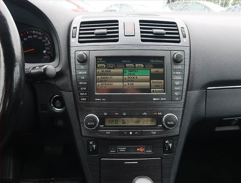 Toyota Avensis (2011) 2.2 D-4D, Automat, Navi - fotka 12 z 25