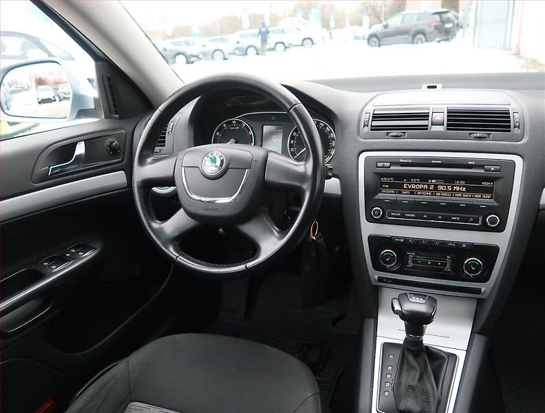 Škoda Octavia (2010) 1.4 TSI, Automat, Tempomat - fotka 7 z 15