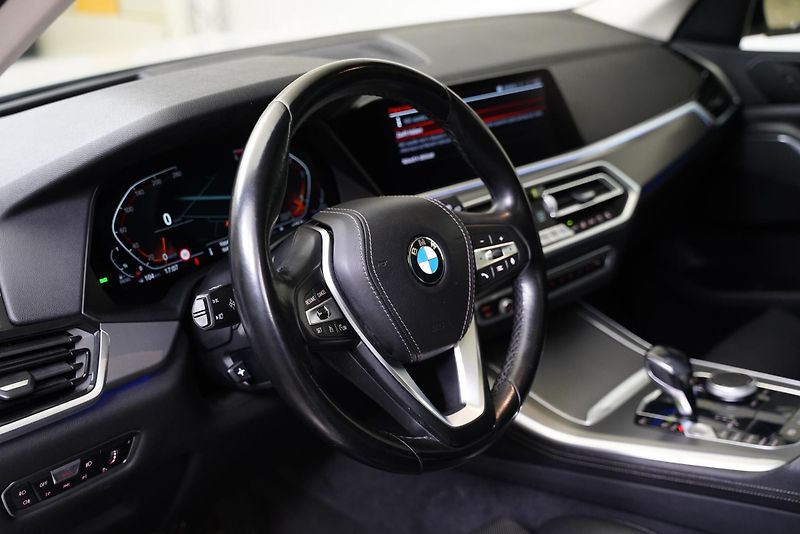 BMW X5 - fotka 14 z 26