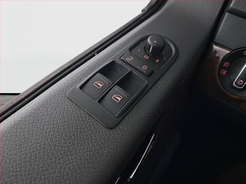 Volkswagen Multivan (2010) Highline 2.0 TDI 4Motion - fotka 18 z 19