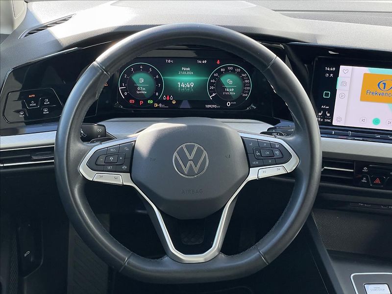 Volkswagen Golf 1,5 eTSI DSG Life  Variant - fotka 8 z 23