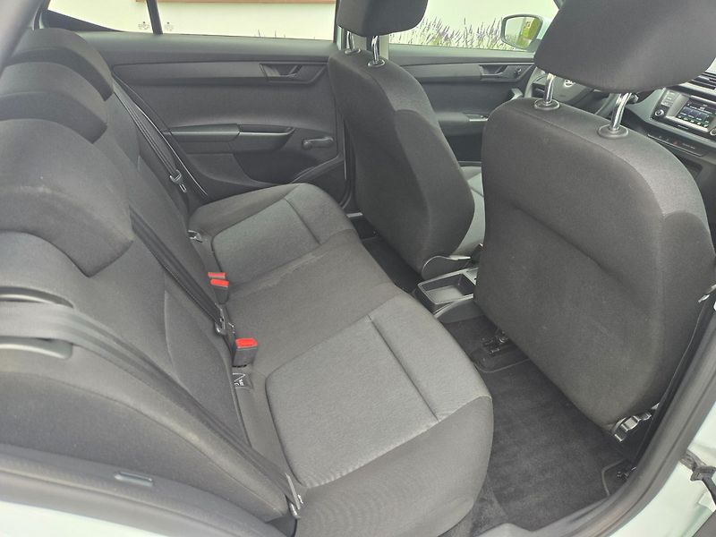 Škoda Fabia (2015) 1.0 MPi TOP STAV - fotka 15 z 21