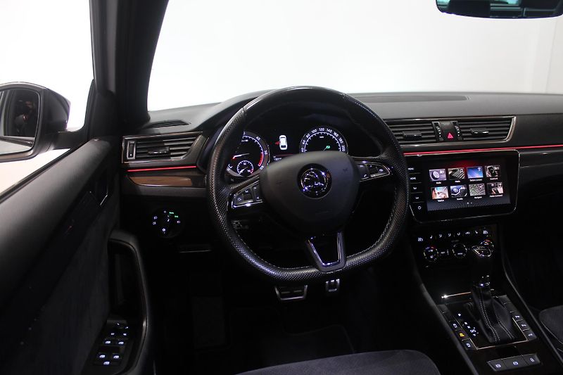 Škoda Superb (2017) 2.0TDI DSG Sport-Line Tažné - fotka 36 z 39