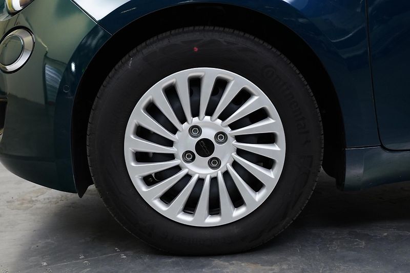 Fiat 500e - fotka 10 z 24