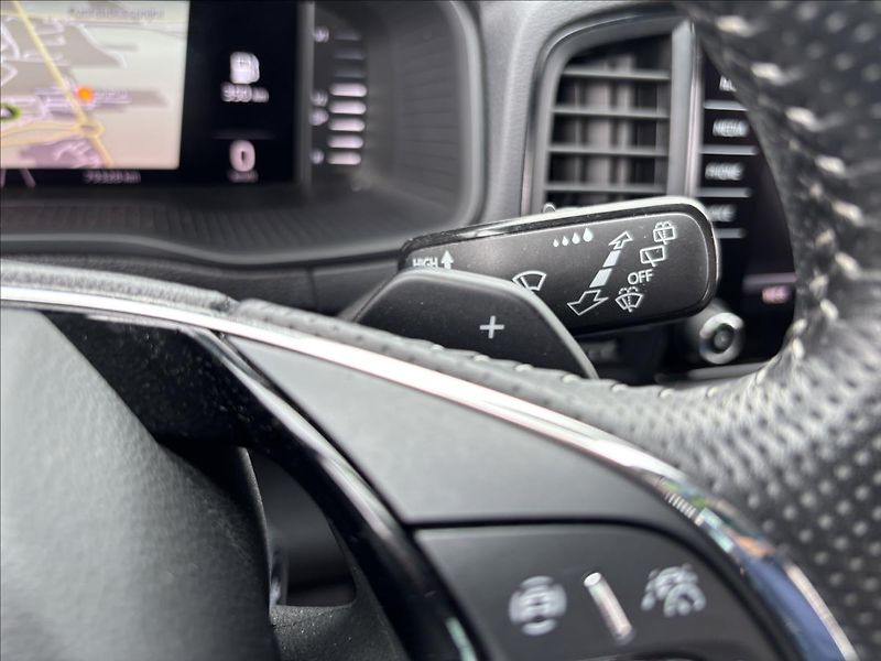 Škoda Karoq 1,5 TSI  110kW Sportline - fotka 34 z 51